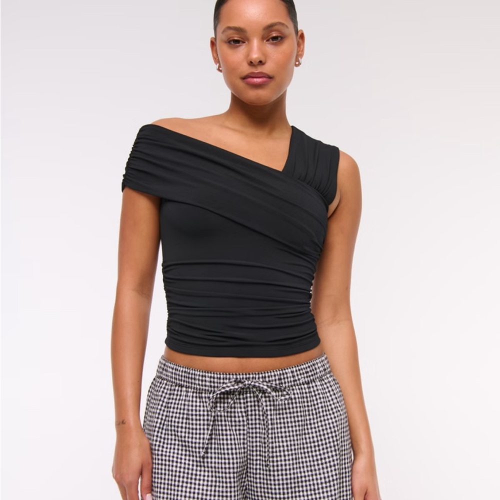 Abercrombie & Fitch Black Asymmetrical Sleeveless Top